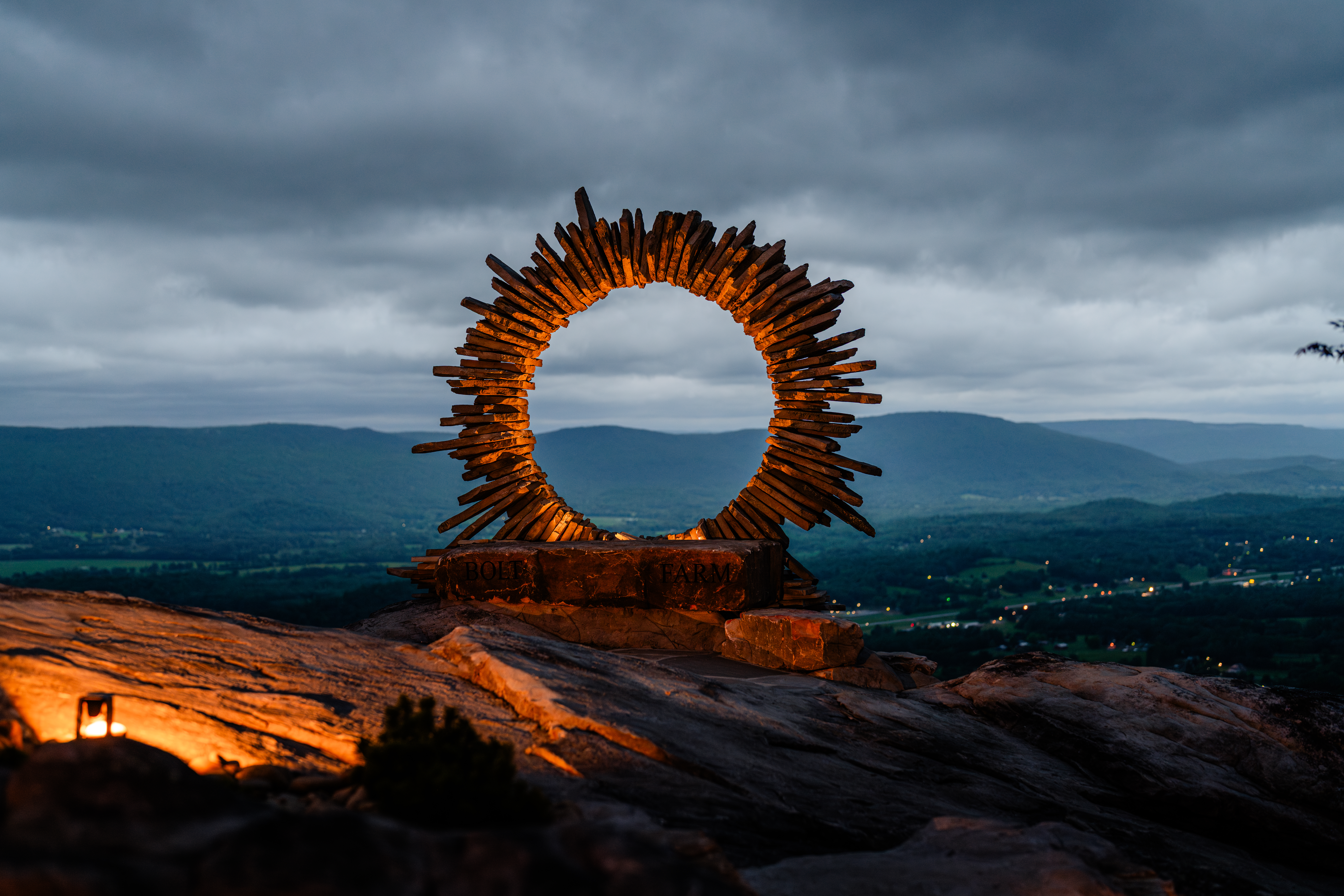Mountaintop retreat at Bolt Farm Treehouse